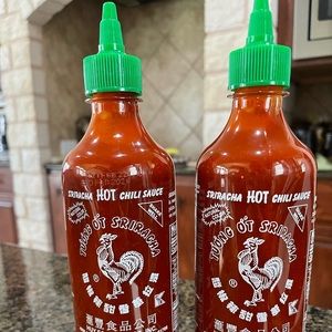 Brand new Sriracha bottle 17oz. Expires February 2024.